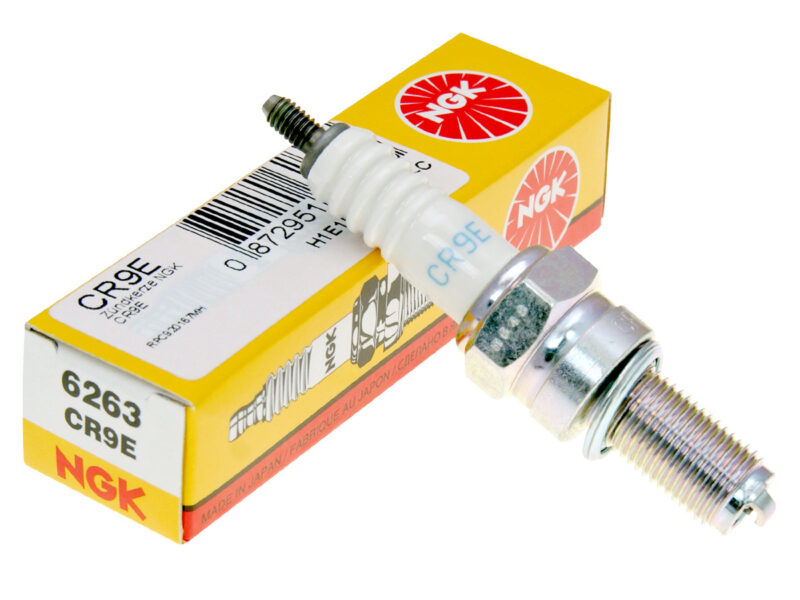 Свеча зажигания NGK CR9E