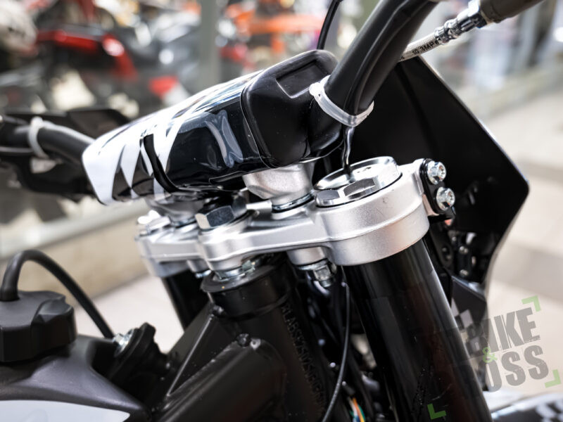 Мотоцикл BSE Z5 L White Black