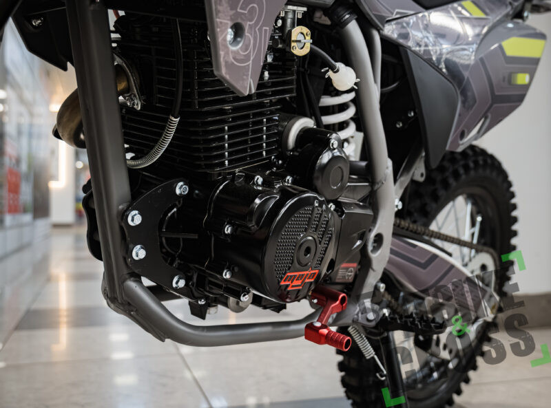 Мотоцикл BSE Z3 V 21/18 Titan